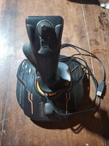 Joystick Thrustmaster