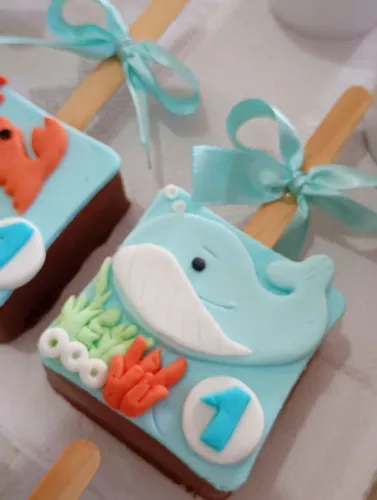 Trabalhando doces e bolos personalizados pra sua festa 