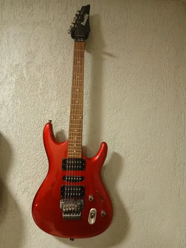 Guitarra Ibanez recém revisada