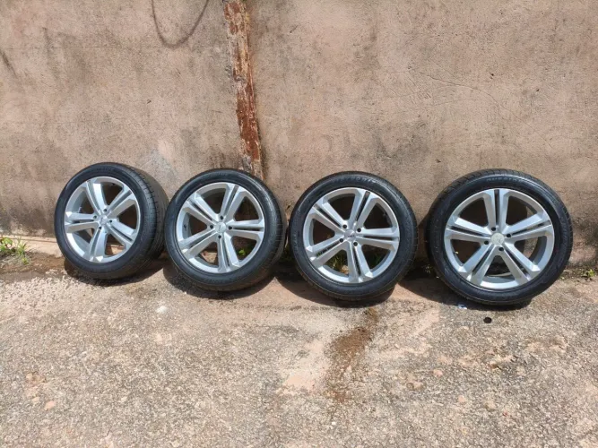Rodas + Pneus aro 17 excelente