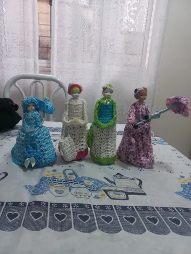 Peso de porta boneca de crochê pequena 