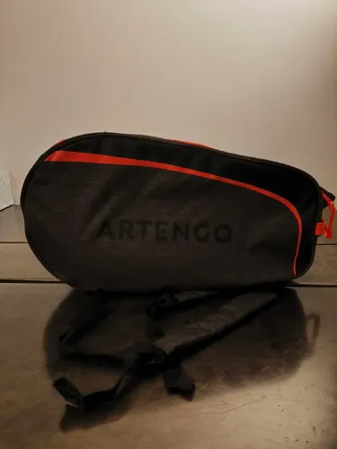 2 raquetes de beach tênis com bag de transporte e tubo de bola