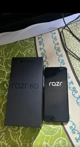 Motorola RAZR 60