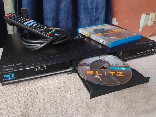 Blu Ray Player Panasonic de qualidade, completo