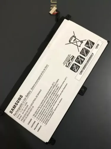 Bateria Original Para Notebook Samsung Np350x /np300e5 C/detalhe R$ 139,00 Bateria origin