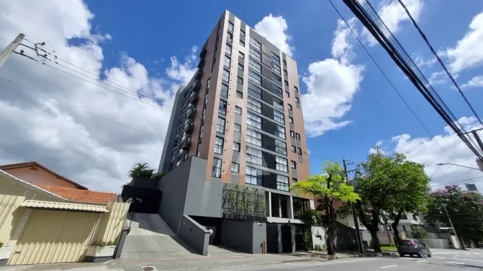 Apartamento com 3 quartos, sendo 1 suíte, sacada com churrasqueira e elevadores no bairro 