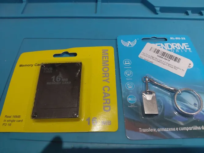 Memory card PS2 16mb + pen drive 32gb