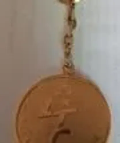 Chaveiro Metálico Dourado Leme Tenis Clube