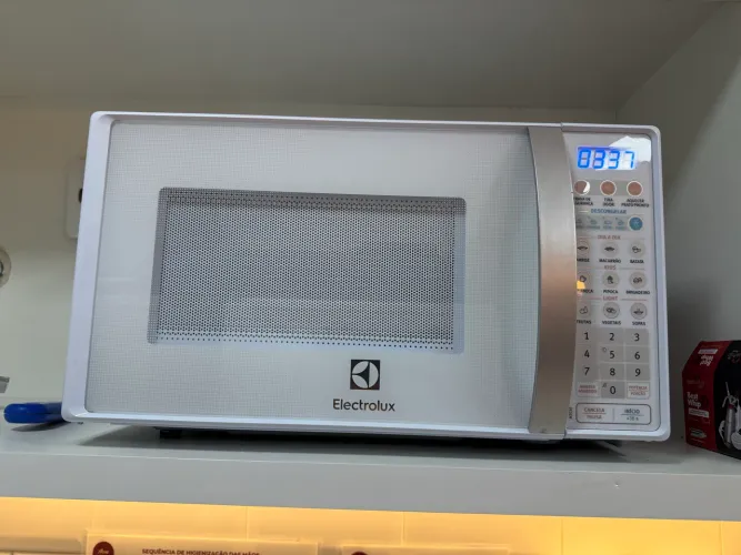 Microondas Eletrolux 25L