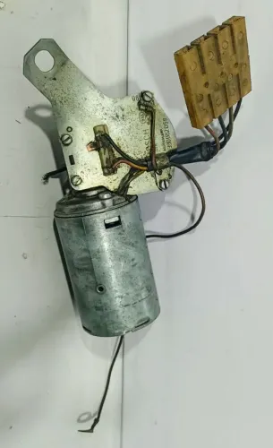 KOMBI MOTOR  LIMPADOR PARABRISA *8