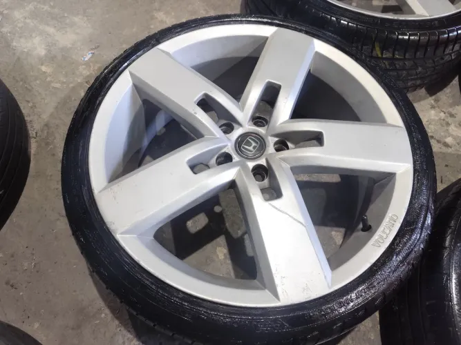 Rodas Aro 20" Volcano - Honda 5x114 - Com Pneus 90%. ACEITO CARTÃO.