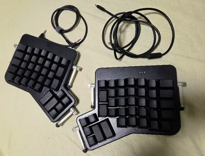 ErgoDox EZ Original + Tilt/Tent - Cherry MX Brown