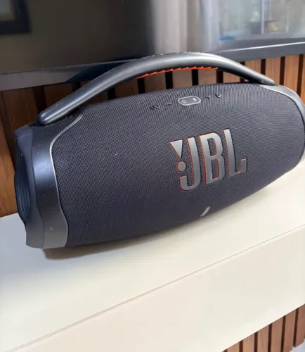 Caixa JBL Boombox