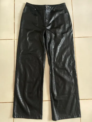 Calça de couro preta 40