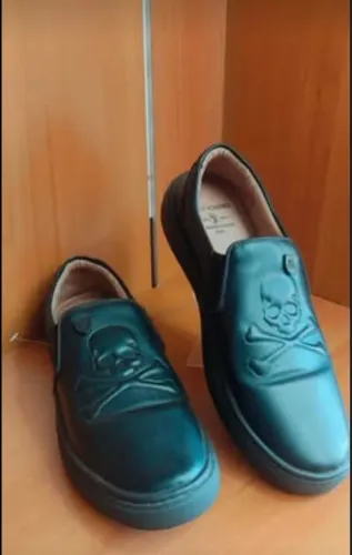 Sapato slip on caveira - N? 41 (Novo)