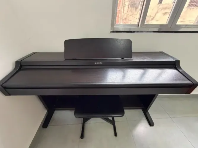 Piano Digital Kawai CN270 Usado