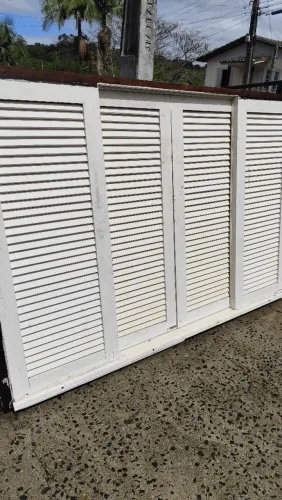 8 janelas, 4 portas em madeira demolição