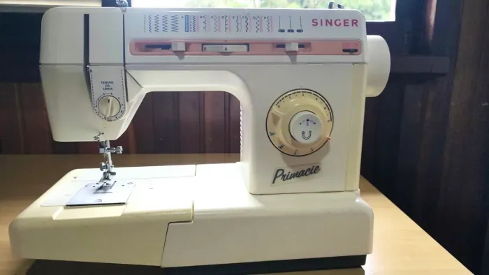 Máquina de Costura Singer Primacie