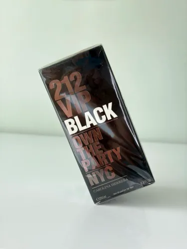 212 VIP Black Own The Party Nyc Eau de Perfum (200ml)- Novo/Lacrado- Original