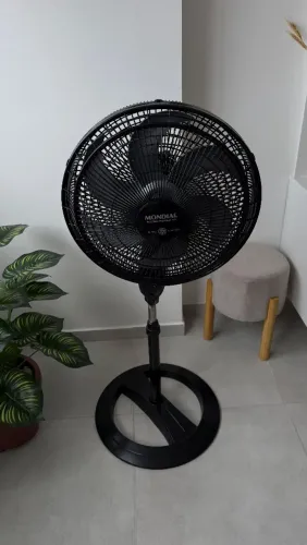 Ventilador de pé mondial