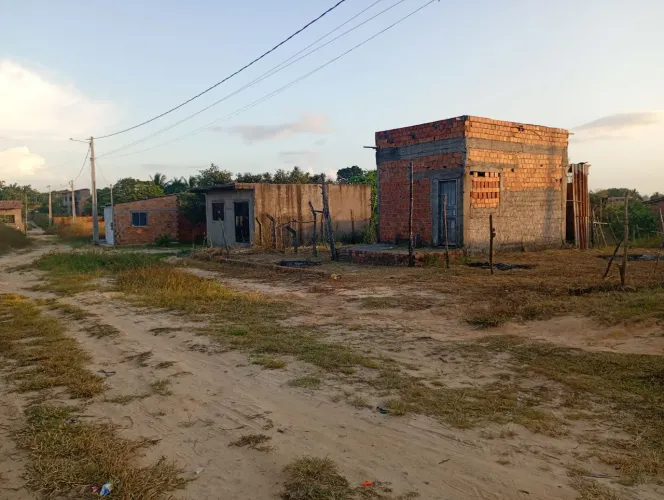Vendo Casa com Terreno