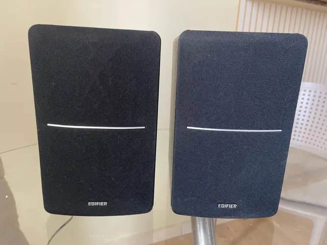 Caixas de som Edifier R1280DB excelente qualidade de áudio ótima para Home Studio
