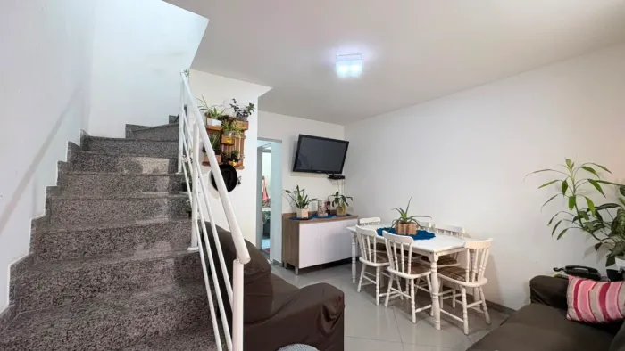Casa de Condomínio à venda com 60m², 2 quartos e 1 vaga