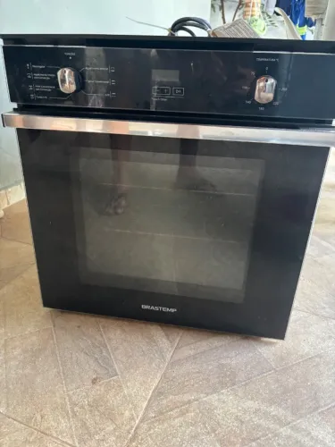 Forno de embutir elétrico Brastemp 84L preto Timor BOC84AE