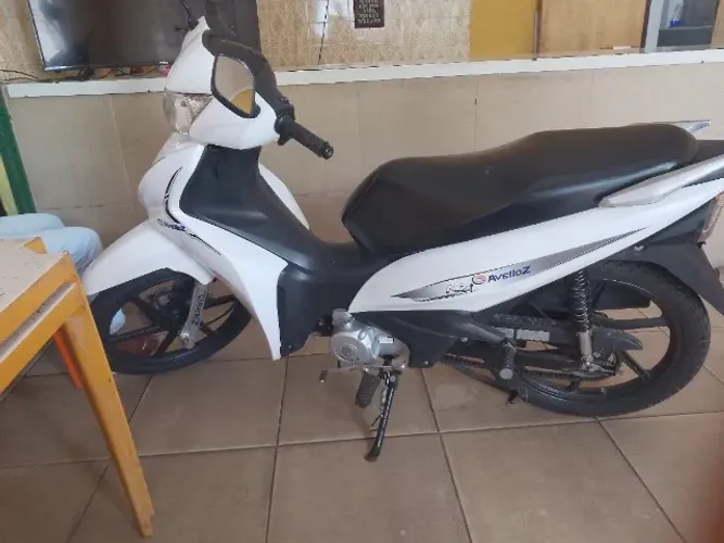 Moto 50cc avelloz