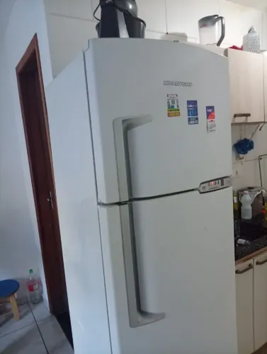 Geladeira Brastemp Frost Free 378L bem conservada