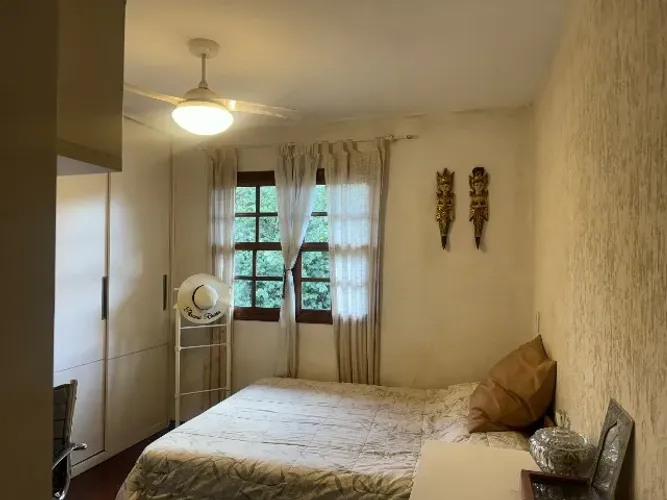 Cama com colchão de casal em perfeito estado