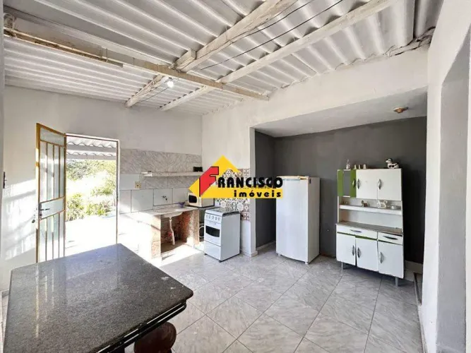 Casa para aluguel, 2 quartos, 1 suíte, 1 vaga, Jardim Candidés - Divinópolis/MG