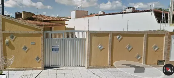 Alugo casa em Jardim Planalto