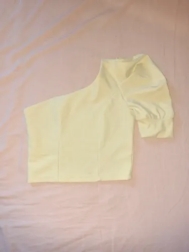 Blusa off White de um ombro só 
