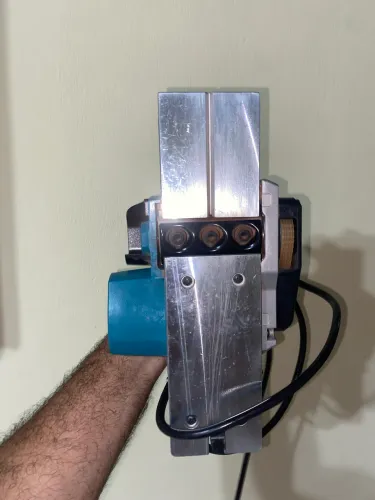 Plaina Elétrica Makita modelo M1902B