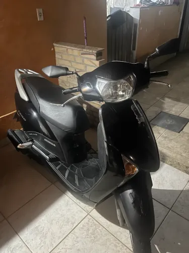 Honda lead