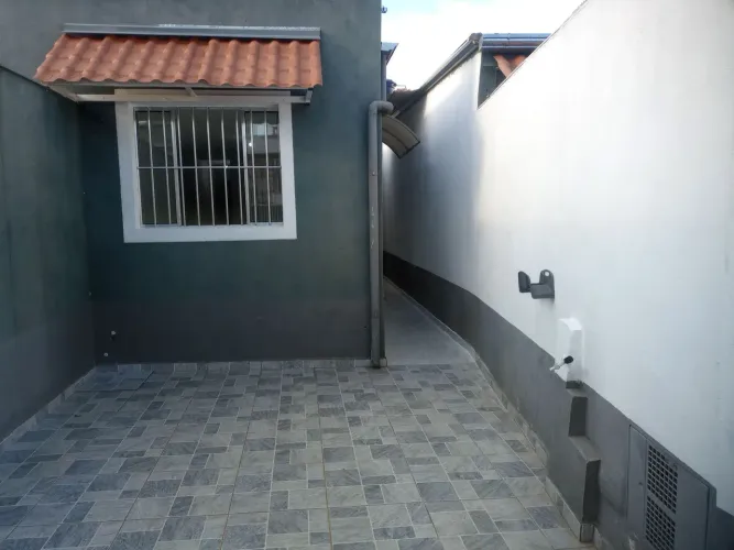 casa 2 dorm. alugo