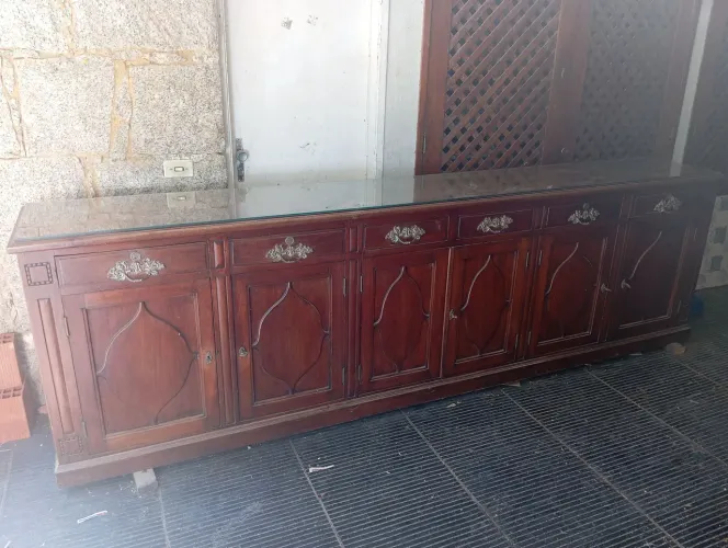 Buffet em madeira de lei