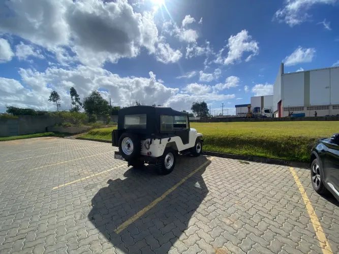 Willys Overland Jeep 2.6 12V Gasolina 2P 1968