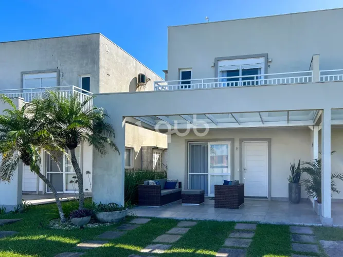 Sobrado à venda, 3 quartos, 1 suíte, 2 vagas, Condomínio Pateo Marbella - Xangri-Lá/RS