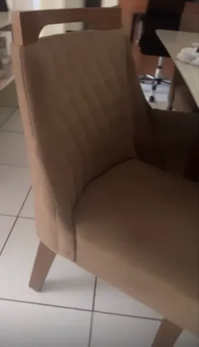 Vendo 06 Cadeiras de Jantar R$150,00