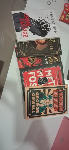 Kit de livros Maquiavel,arte da guerra,crime e castigo,metamorfose e a revolução dos bixos