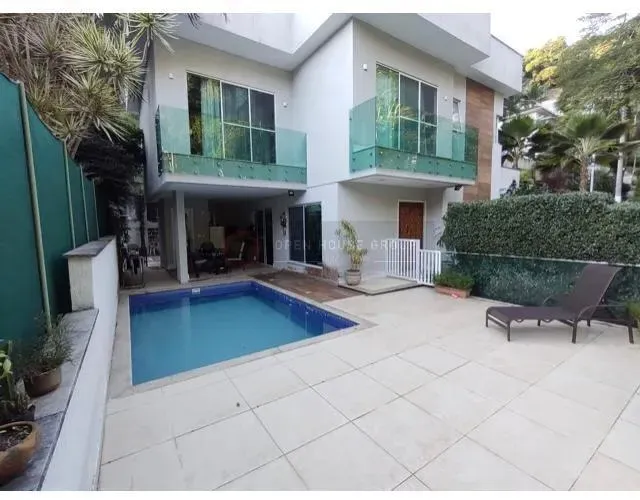 Casa no condomínio Ubá Floresta 3 suítes , 680m²