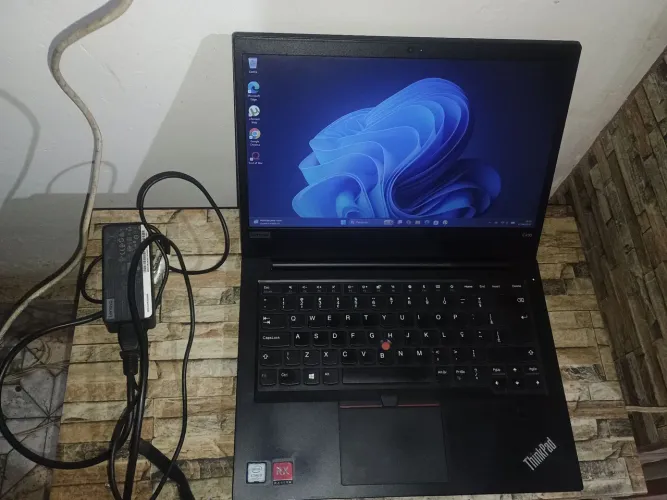 LENOVO THINKPAD I7 8° G+RX 550X 2GB! ACEITO TROCAS/PARCELO/ PRONTA ENTREGA!