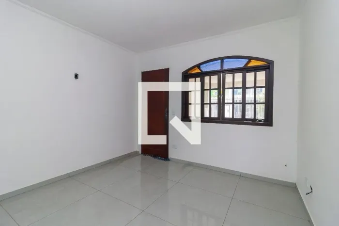 Casa à Venda - Jardim das Flores, 2 Quartos, 45 m2