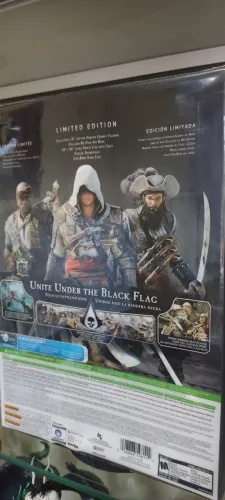 Edição de colecionador Black flag X Box 360, sem action figure.
