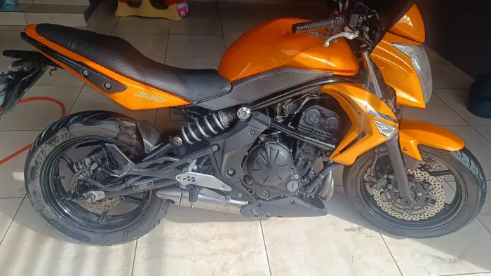 Kawasaki ER-6N 650cc 2010 estou vendendo com dó kkk