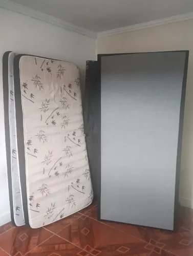 2 Camas box solteiro com 2 colchões