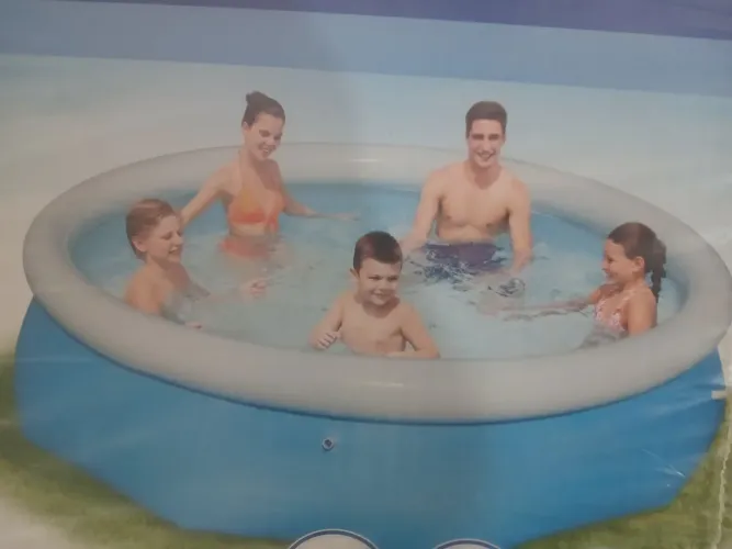 Piscina inflável 3800 litros lacrada
