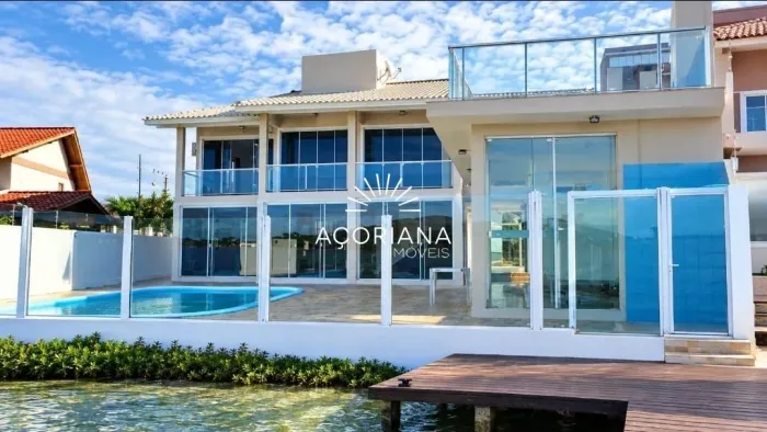 Casa para Alugar na Lagoa da Conceição | 5 Quartos, 2 Suítes e 3 Vagas